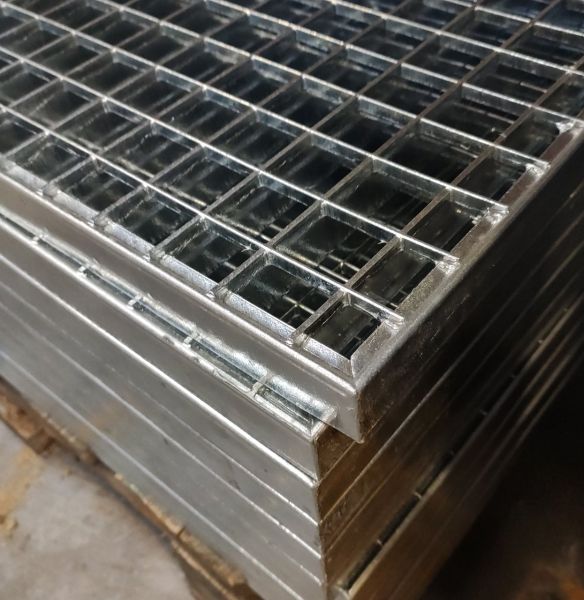 Gitterrost 1200x1000mm MW30/30 TS30/3 feuerverzinkt